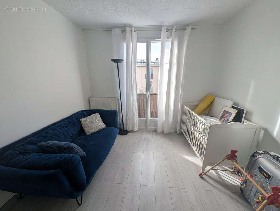 Appartement à LES CLAYES-SOUS-BOIS