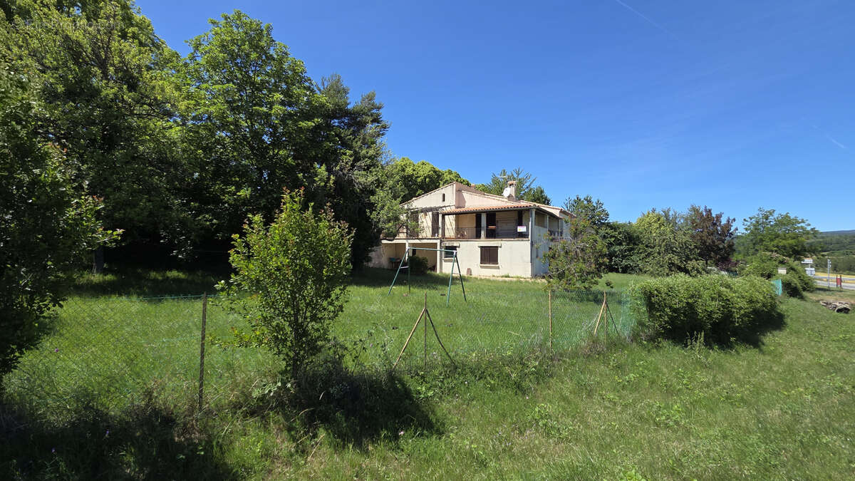 À Vendre : Villa 164 m2   Terrain Clos de 1 500 m2   Revest-du-Bion - photo 16