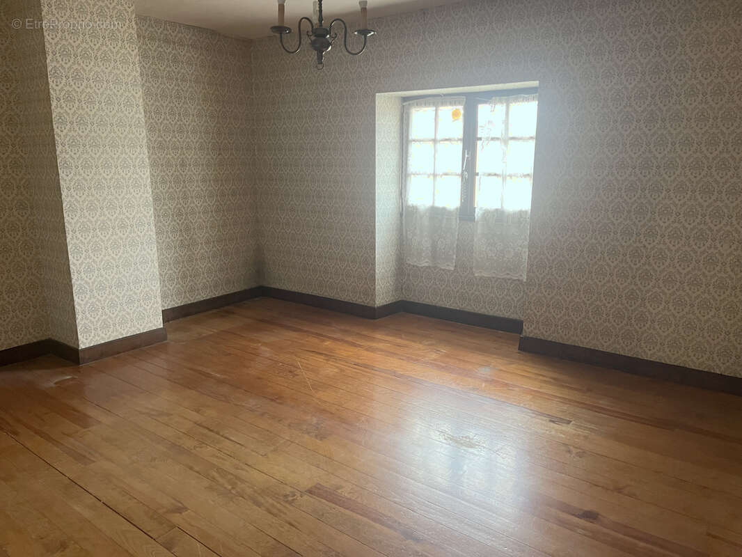 Maison à SAUVETERRE-DE-BEARN