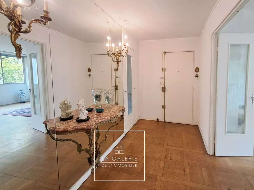 APPARTEMENT A VENDRE T5  La Muette, idéalement situé avec parking et cave. - photo 10