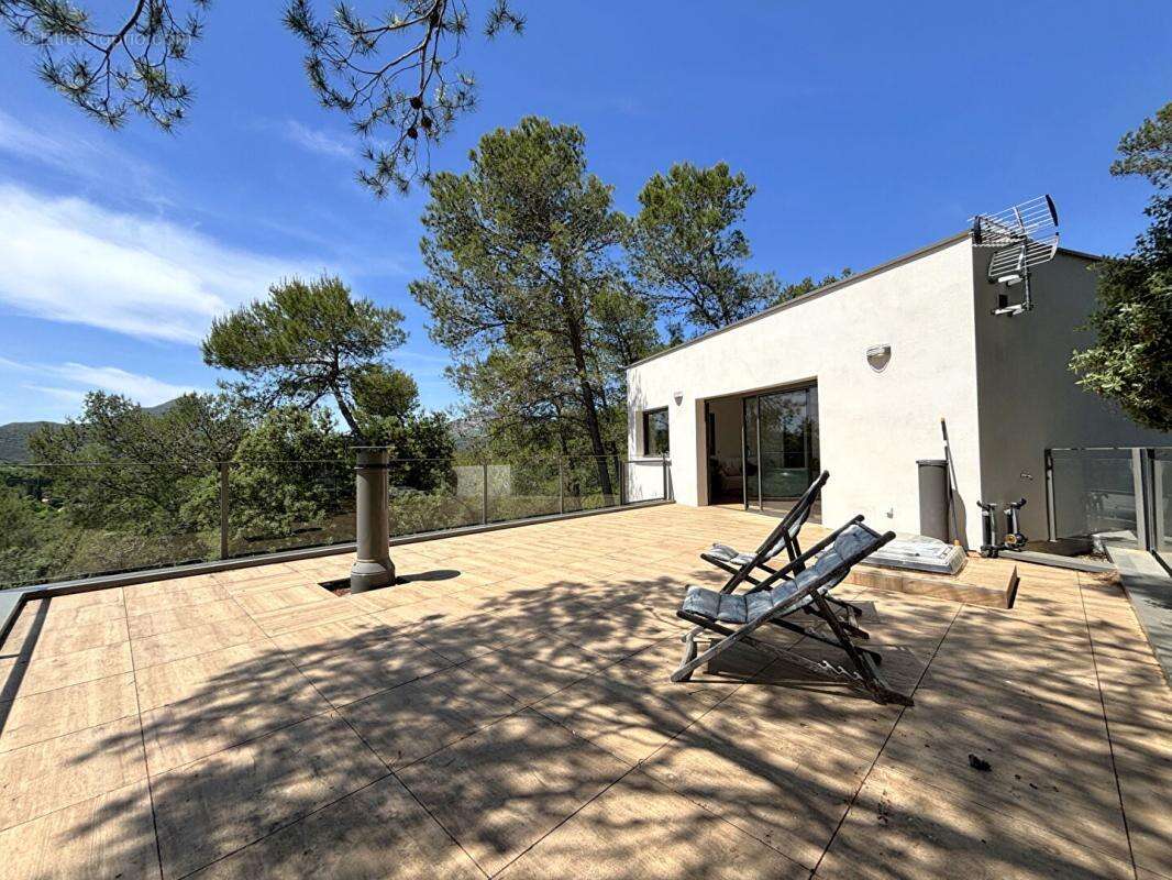 Maison à SAINT-MATHIEU-DE-TREVIERS