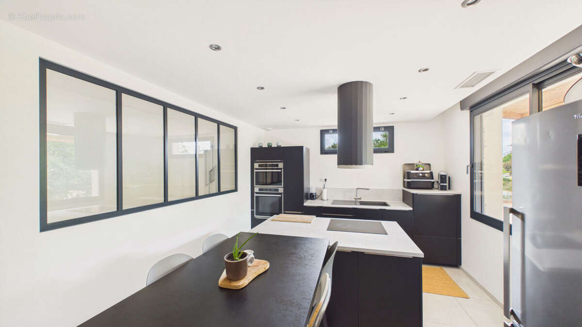 Maison entièrement rénovée de 140 m² au calme sans vis à vis - photo 5