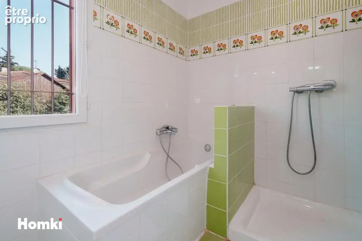 Villa contemporaine de plain-pied – 5 chambres dont une suite parentale – Terrain de 1 500 m²dont 445 m²constructibles et viabil - photo 13