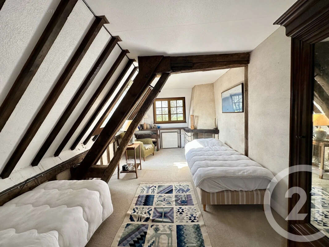 Maison à YEVRES