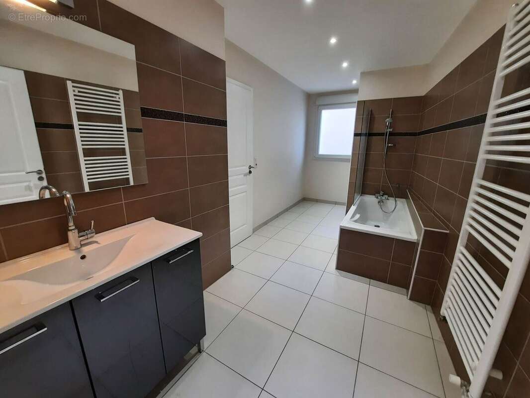 Maison à THAON-LES-VOSGES