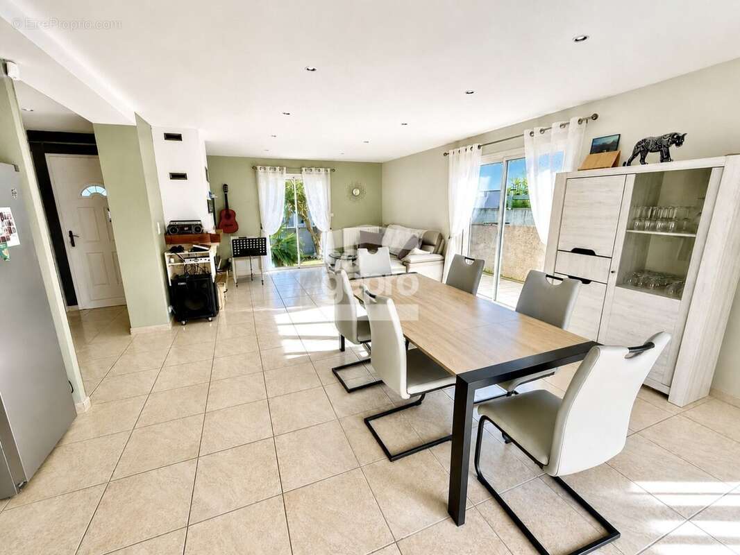 Réf - 2069 : Vente Maison 5 Pièces avec Piscine à Vias ! - photo 3