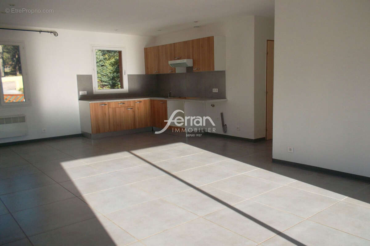 Maison à VILLECROZE