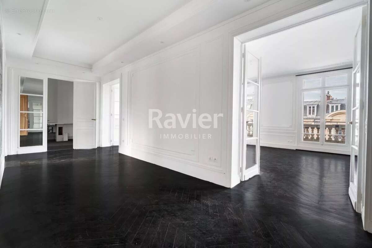 Appartement à PARIS-7E