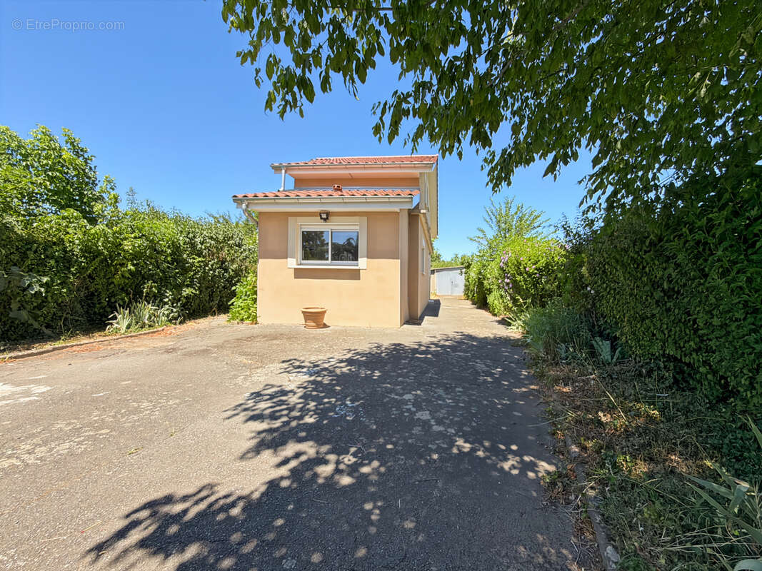 Maison à REYRIEUX