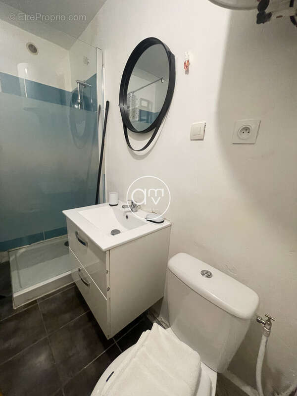 Toulon zone piétonne STUDIO rénové pour investissement locatif - photo 3