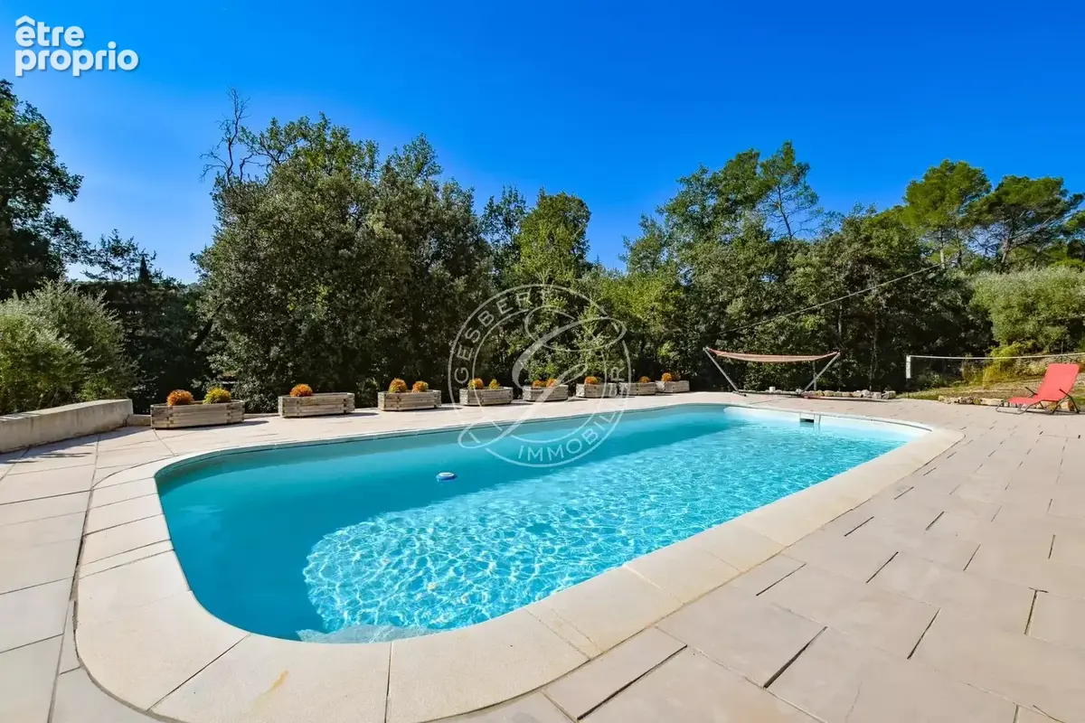 A VENDRE LORGUES - Villa traditionnelle avec piscine et vue dégagée - photo 2