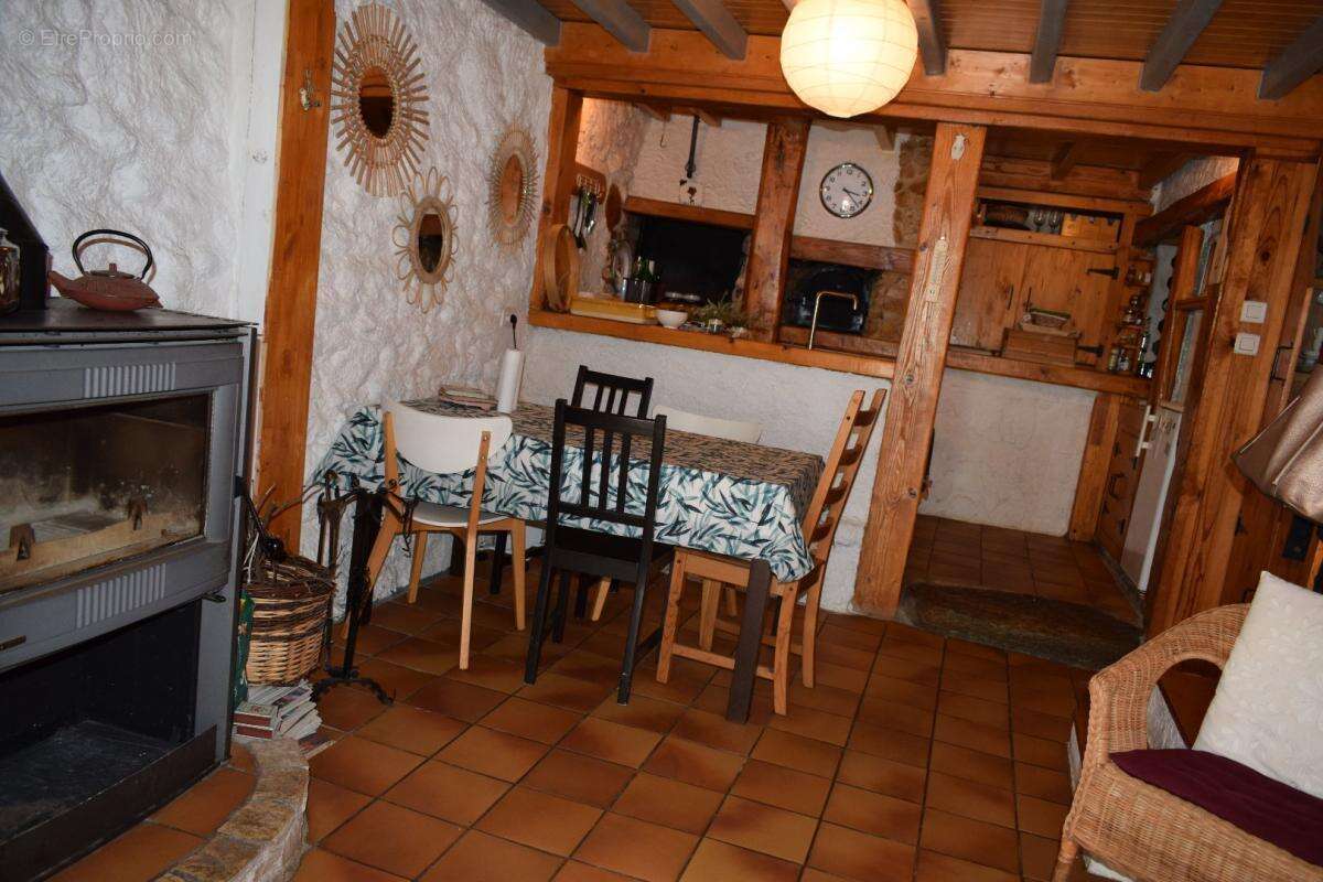 Maison à CAMPAGNA-DE-SAULT