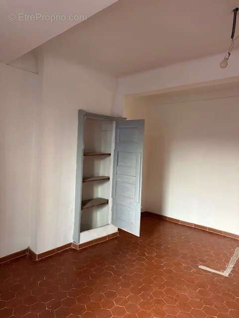 Appartement à COTIGNAC