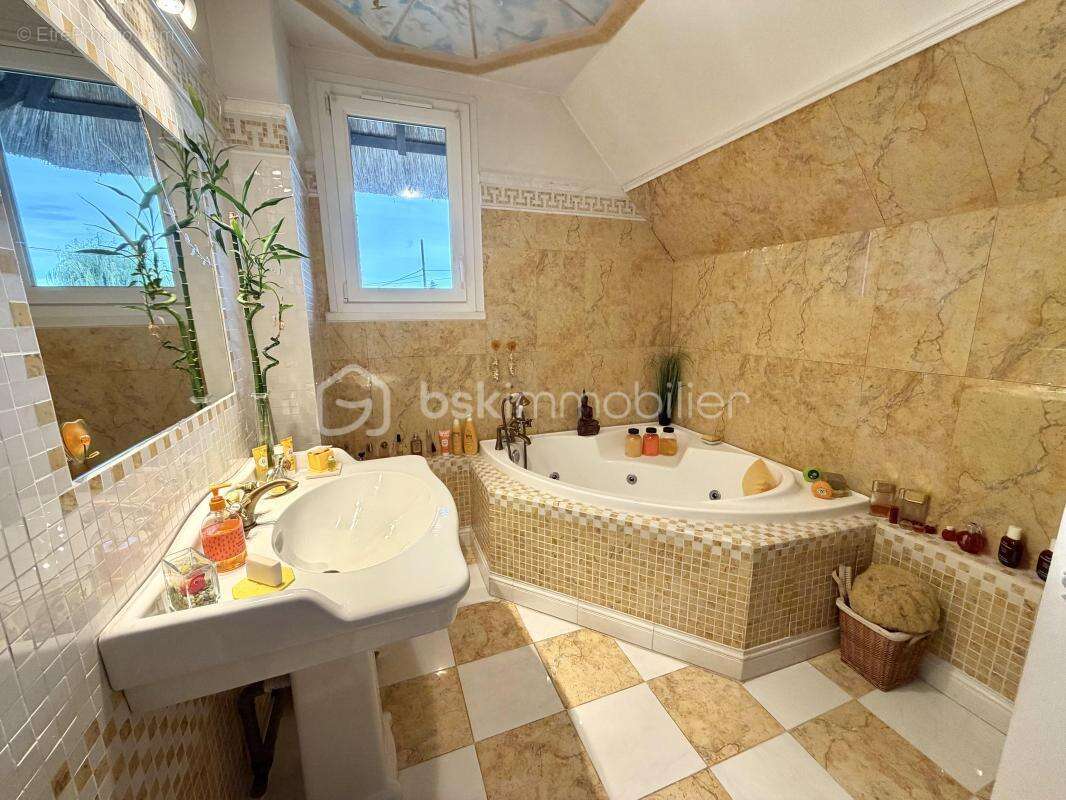 Maison à LE BOSC-ROGER-EN-ROUMOIS