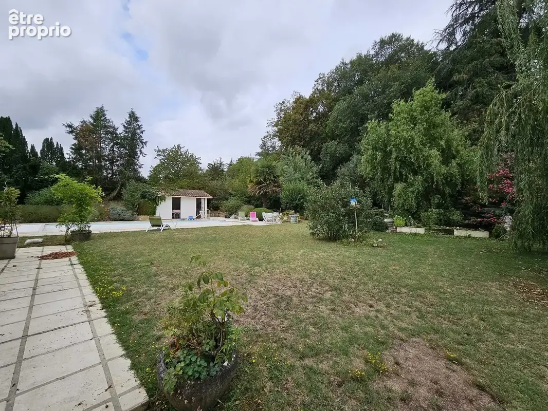 Vaste demeure avec piscine à 10 minutes de Saintes - photo 5