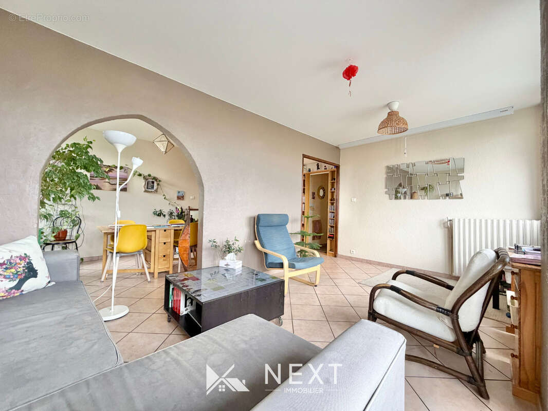 Appartement à SAINT-MARTIN-D'HERES