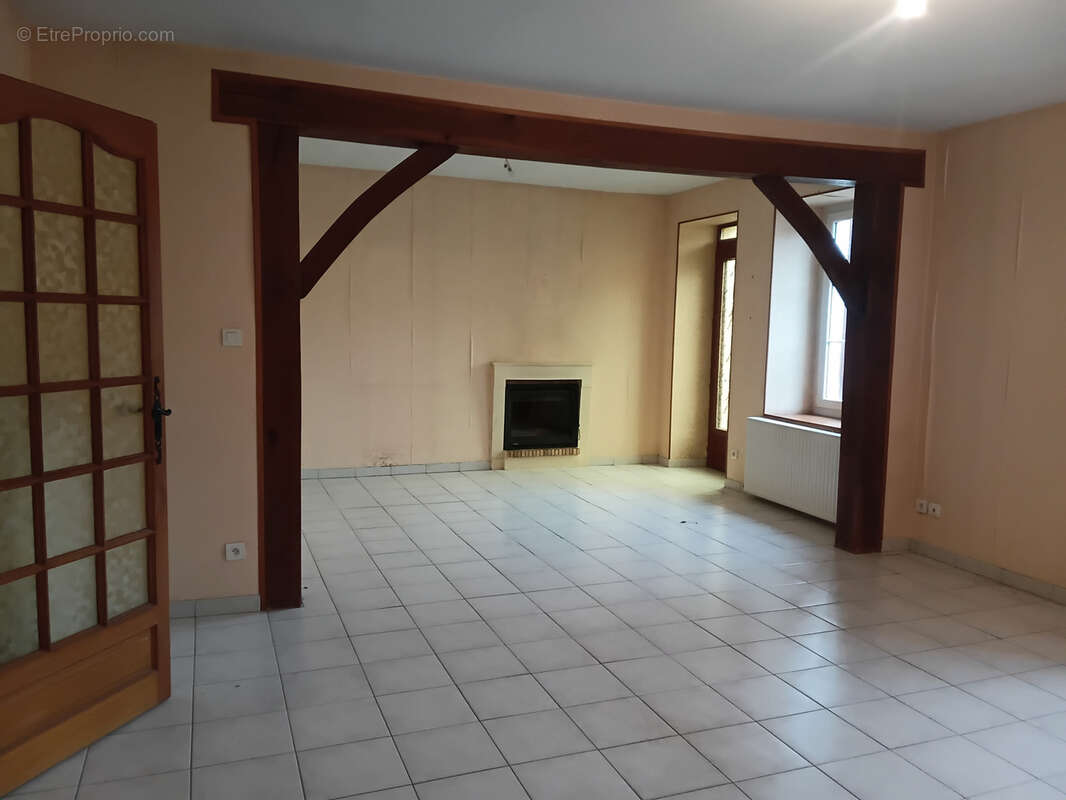Maison à OUROUER-LES-BOURDELINS