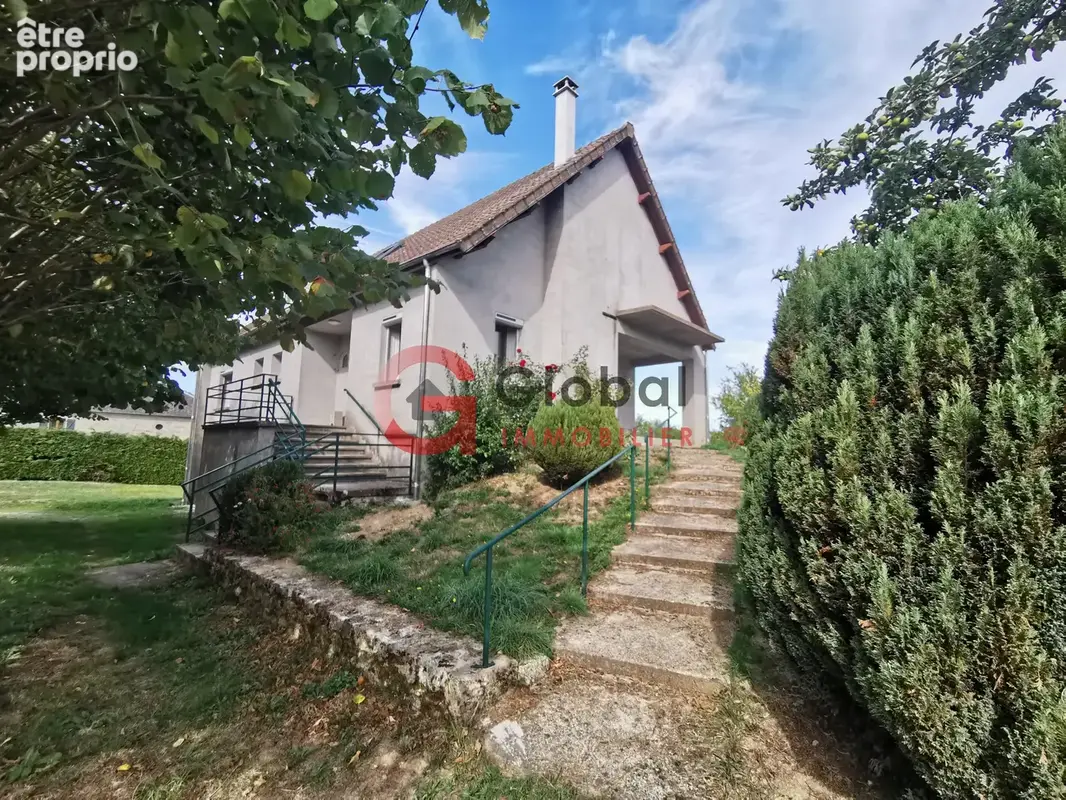 Photo Maison à Merinchal au prix de 219 350€