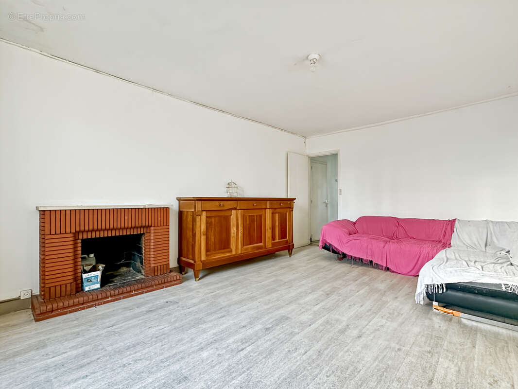 Maison à BARBEZIEUX-SAINT-HILAIRE