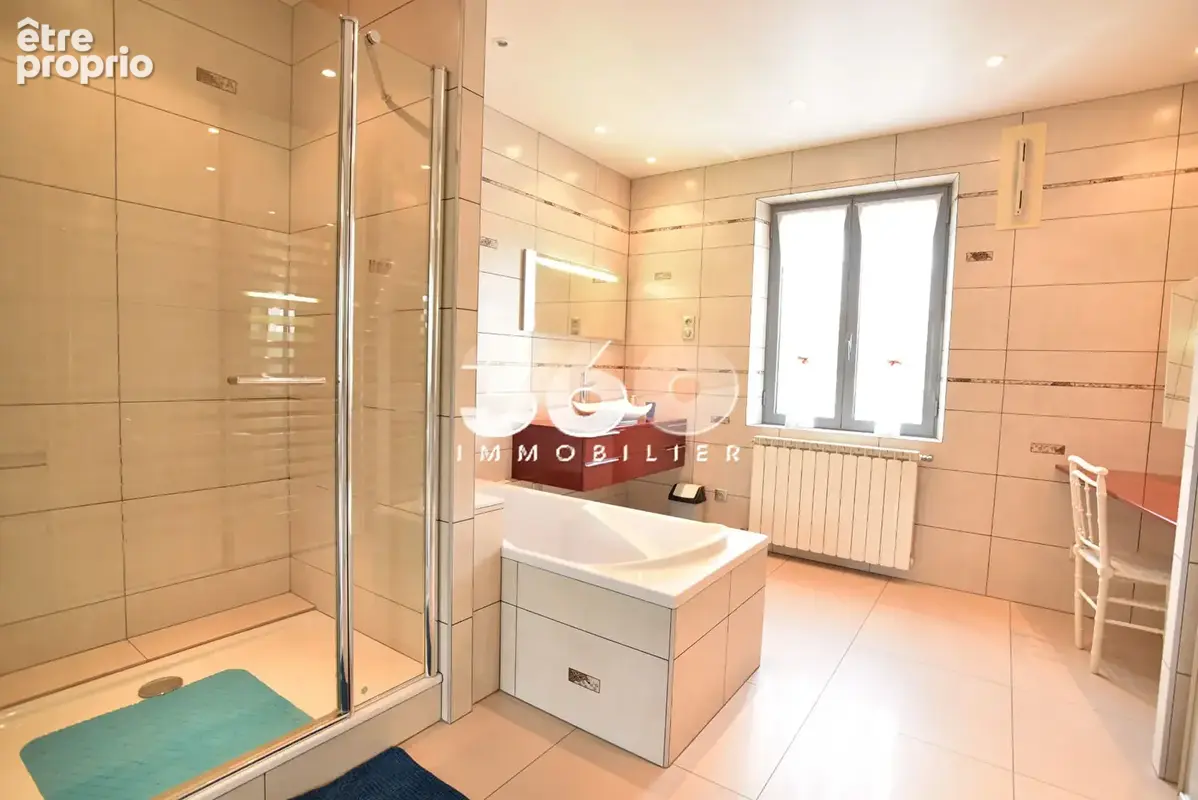 AIX-LES-BAINS Appartement T3 de 202 m² avec potentiel exceptionnel - photo 7