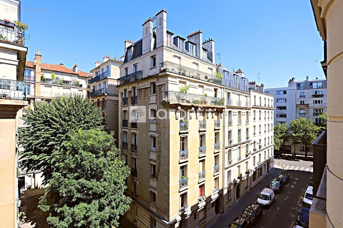 Appartement à PARIS-14E