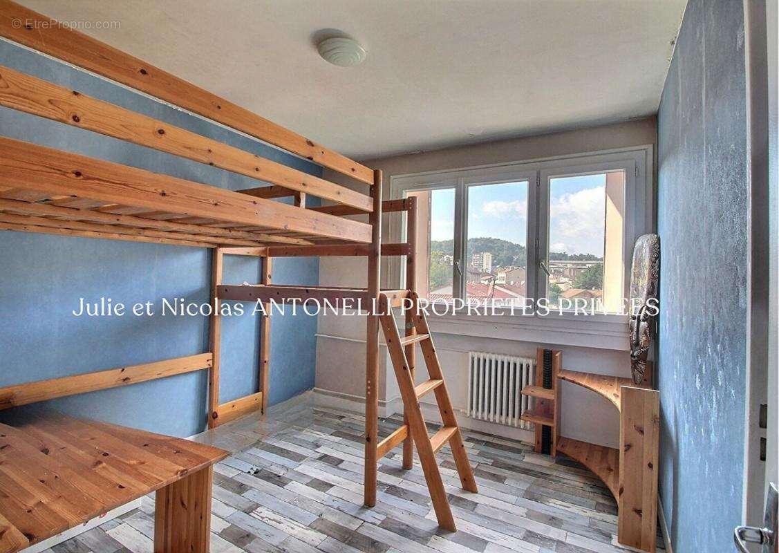 Appartement à SAINT-ETIENNE