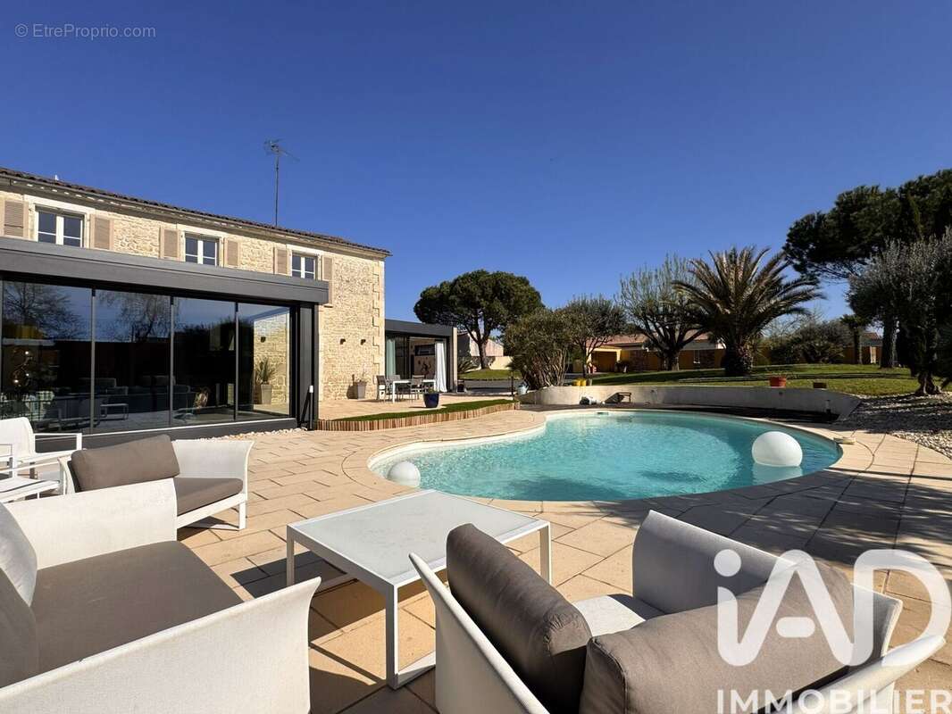 Photo 2 - Maison à FONTENAY-LE-COMTE