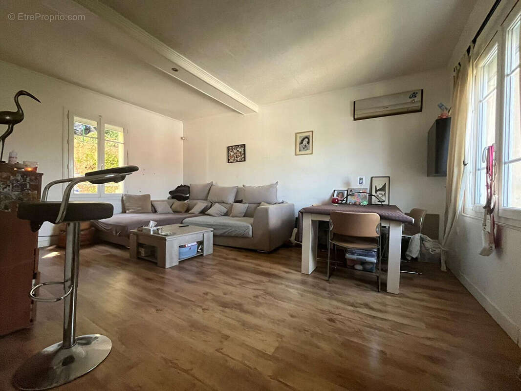 Maison à MARLY-LA-VILLE