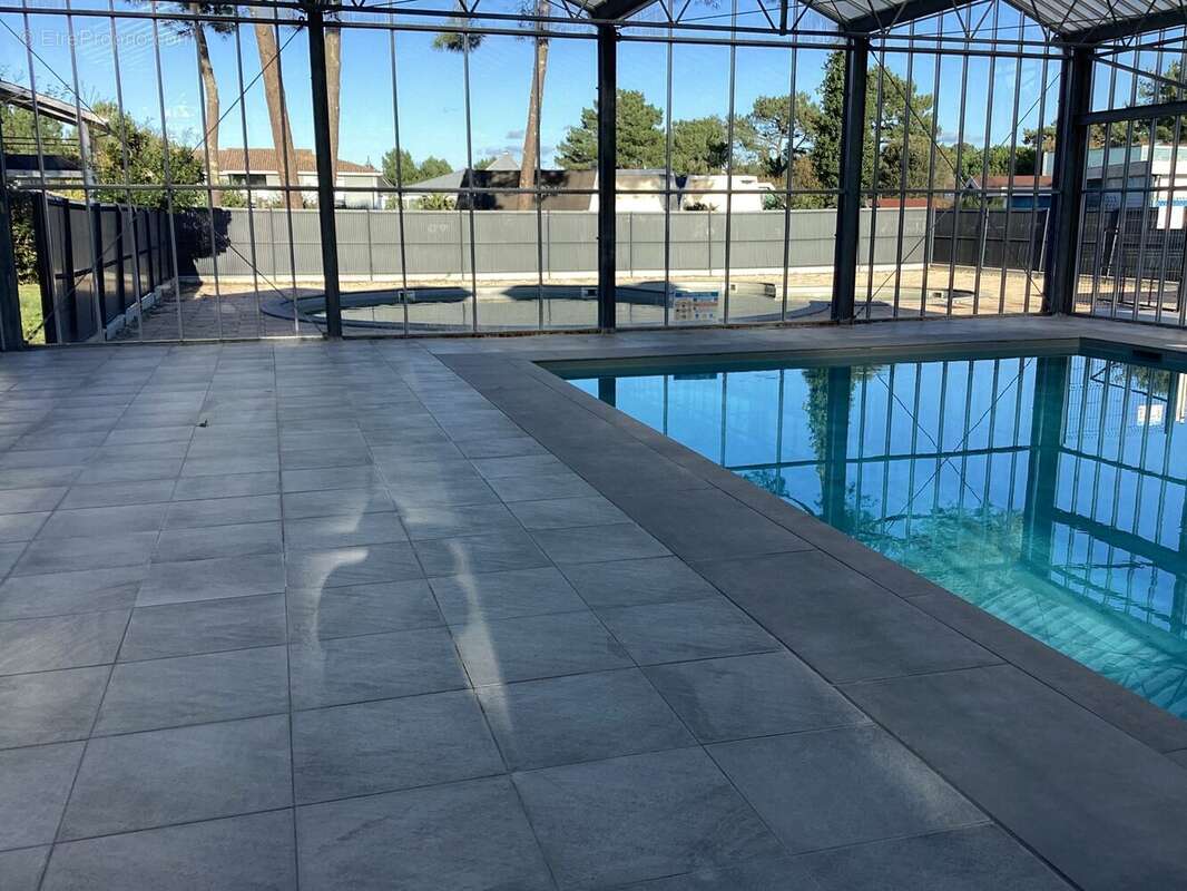 PISCINE COUVERTE - Appartement à LE VERDON-SUR-MER