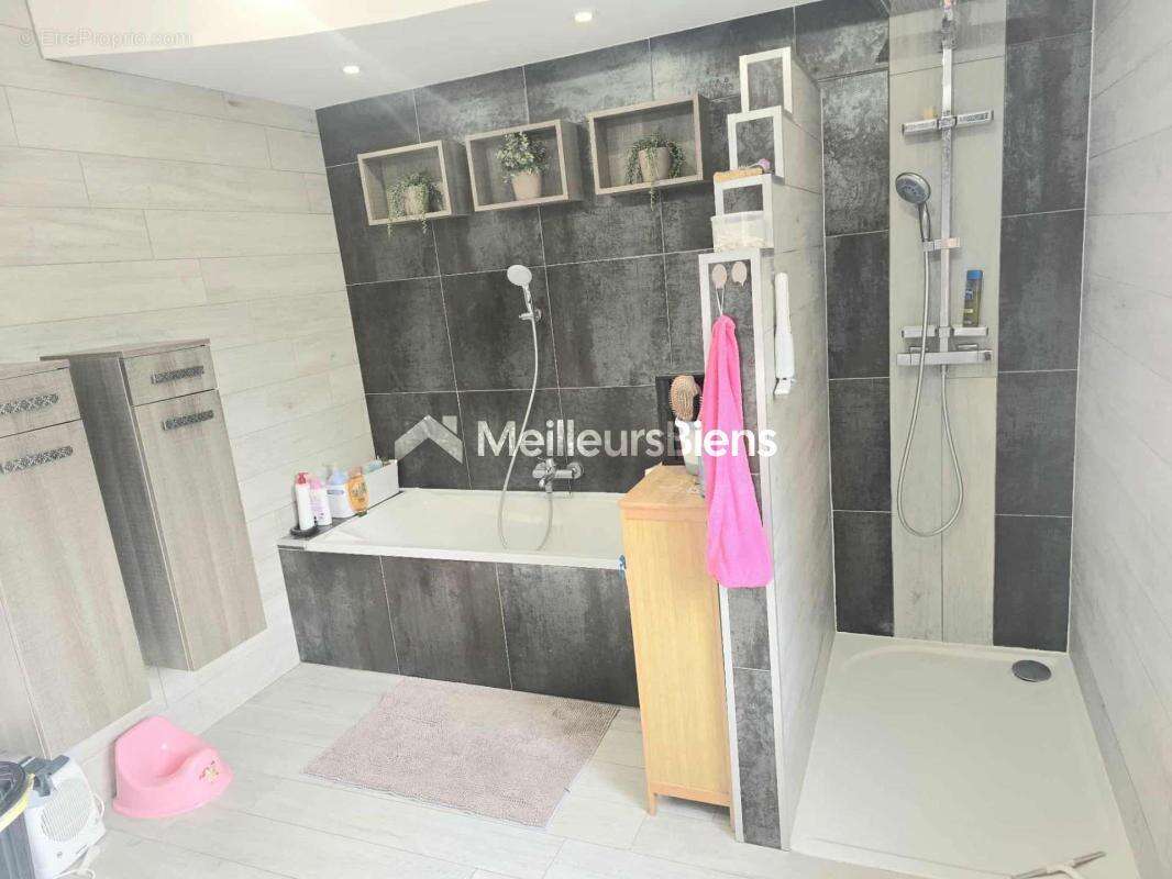 Maison à PRIX-LES-MEZIERES