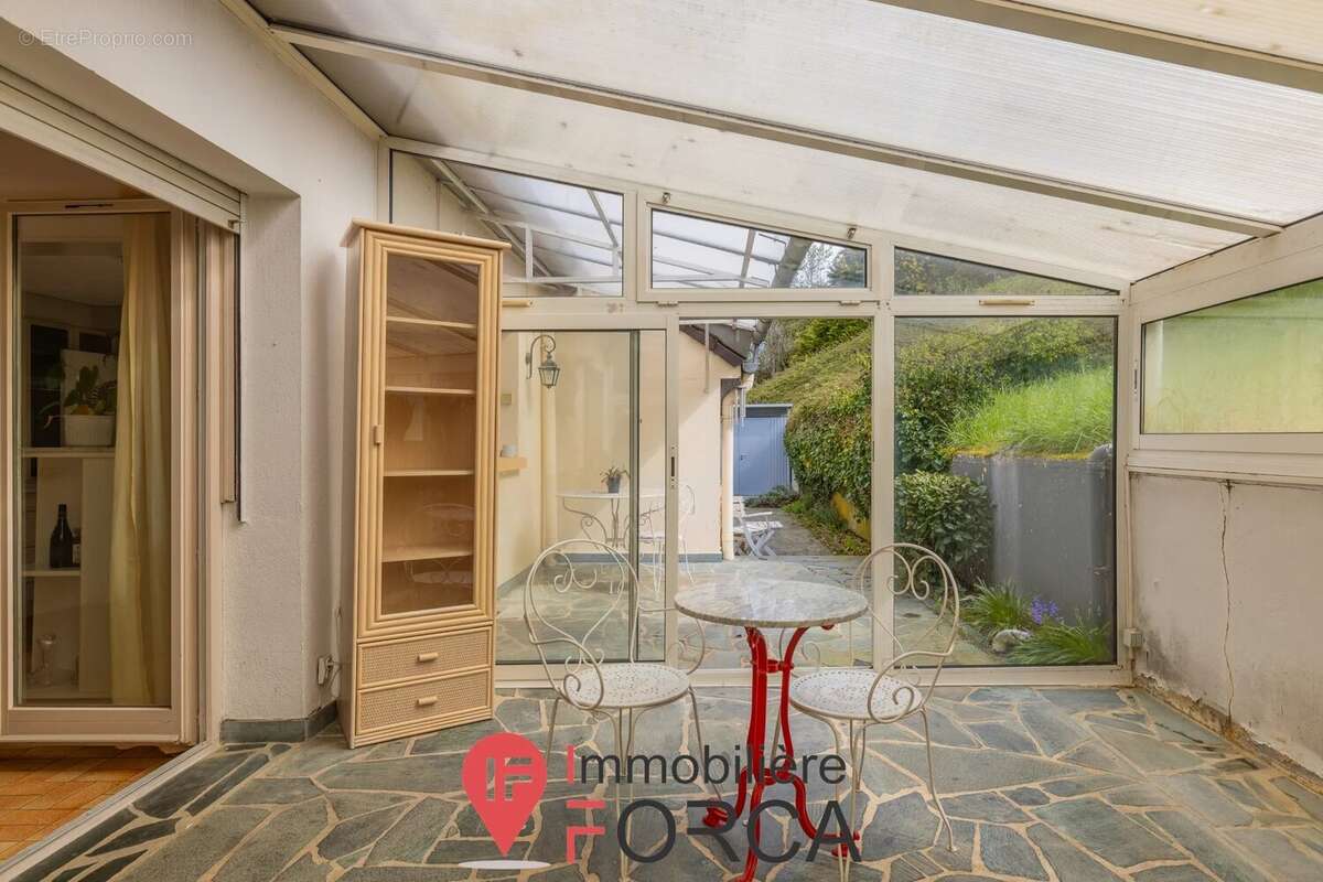 Maison à JOUY-AUX-ARCHES