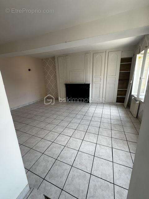 Maison de 188 m² avec 2 appartements indépendants – Garage, cave et terrain – Ernée (53500) - photo 9