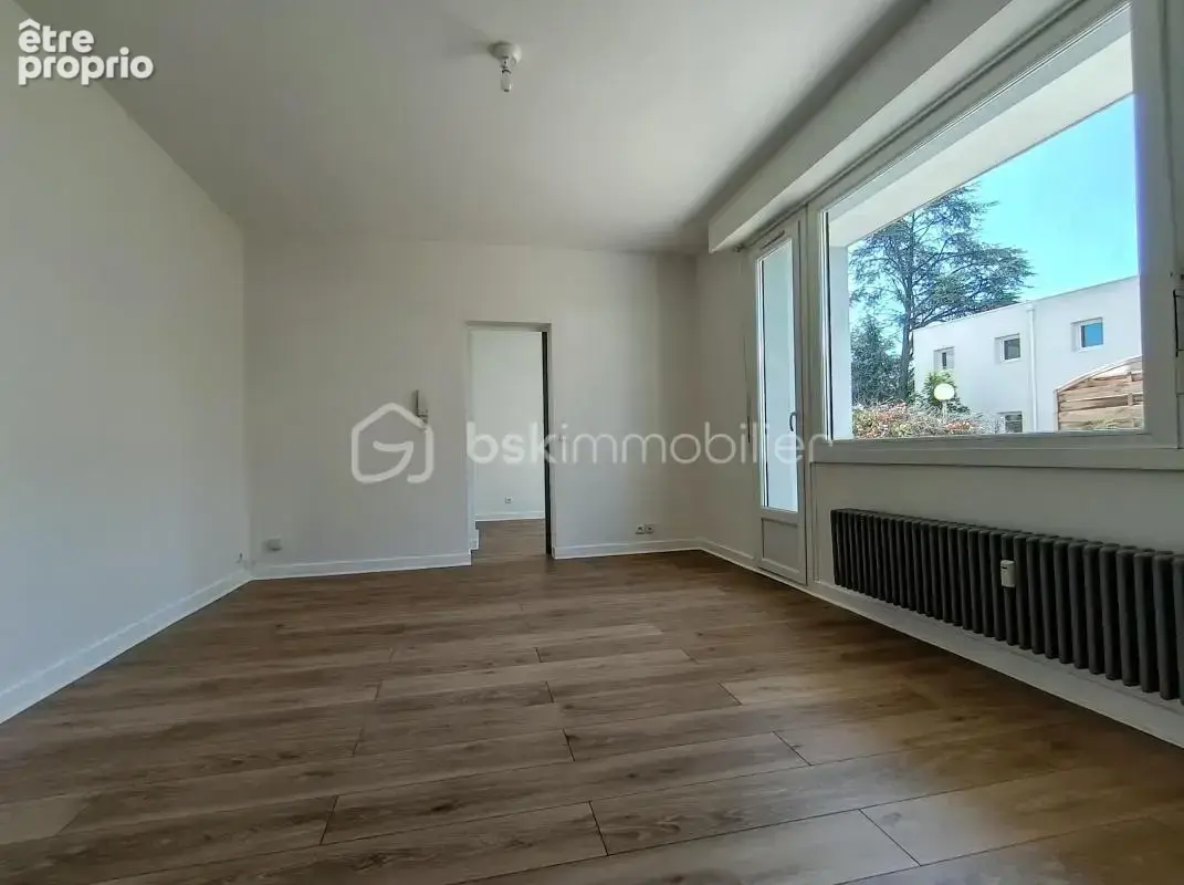 Charmant T2 entièrement rénové en rez-de-jardin avec terrasse – Résidence fermée proche de toutes commodités - photo 2