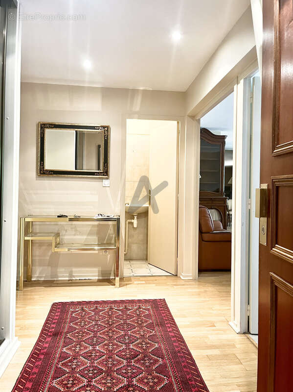 Appartement à CHARBONNIERES-LES-BAINS