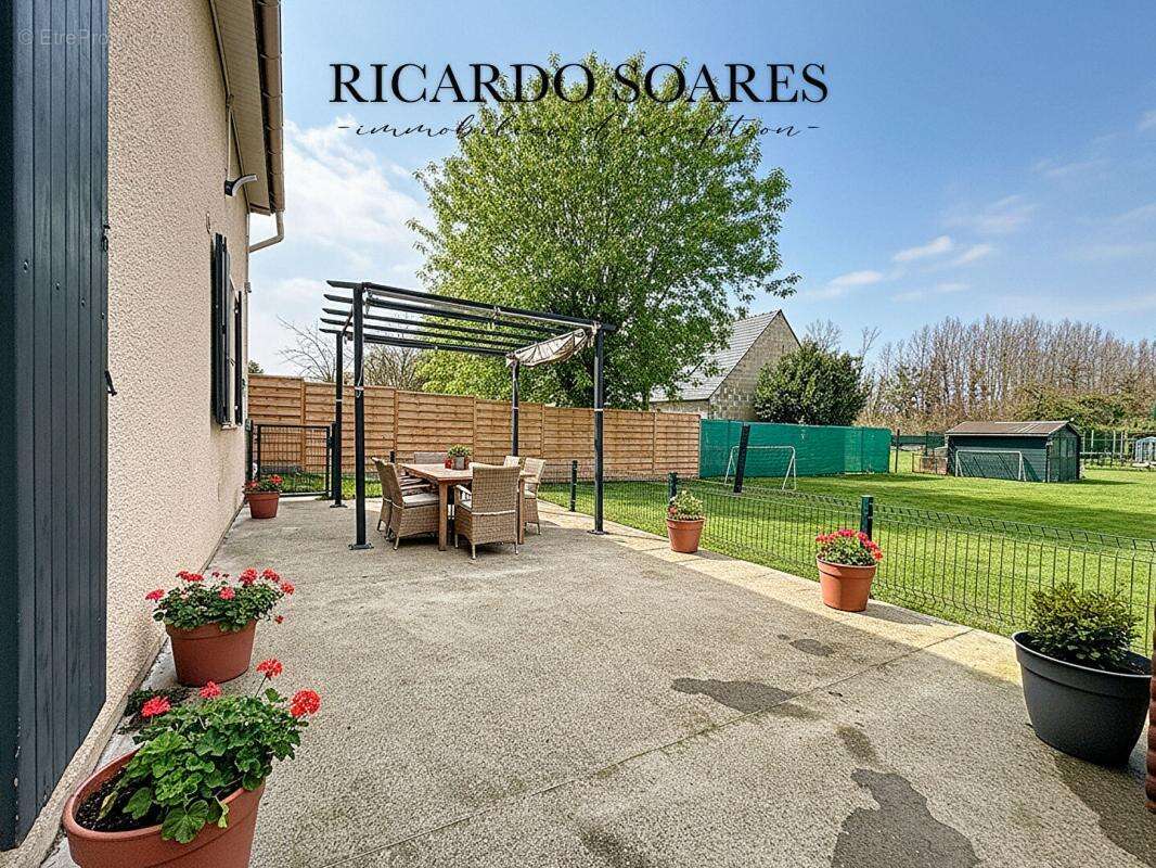 Maison à CHEVRIERES