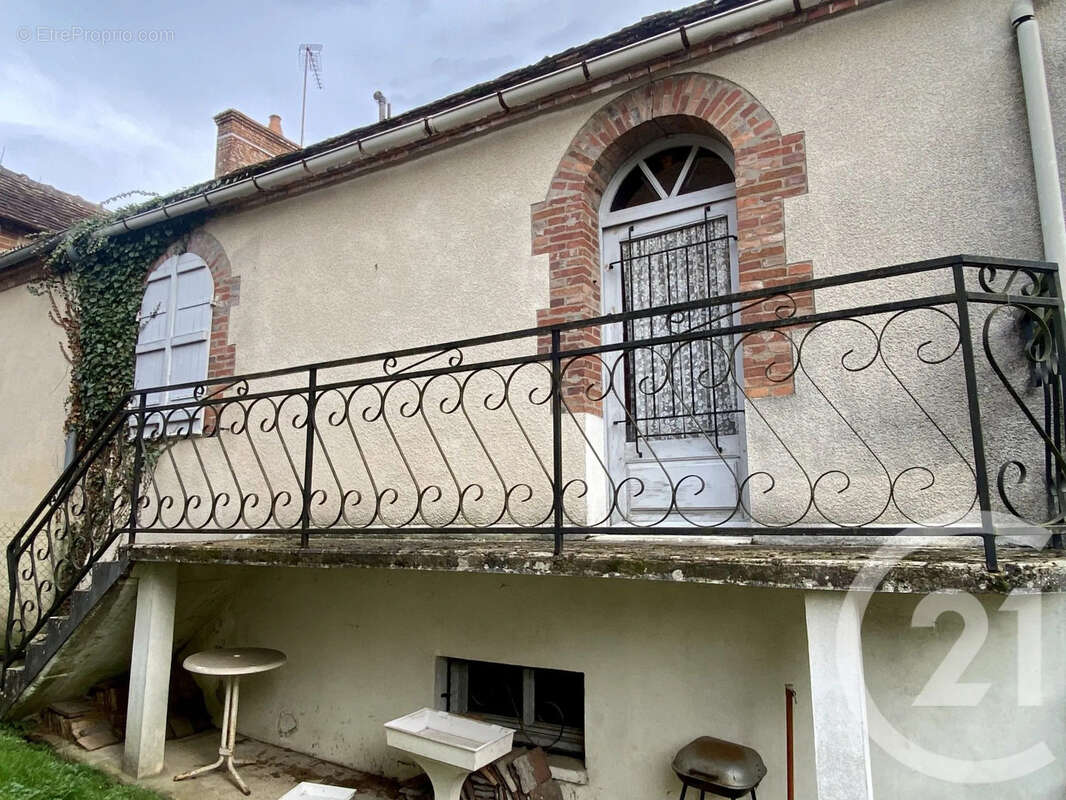 Maison à SAINT-AMAND-EN-PUISAYE