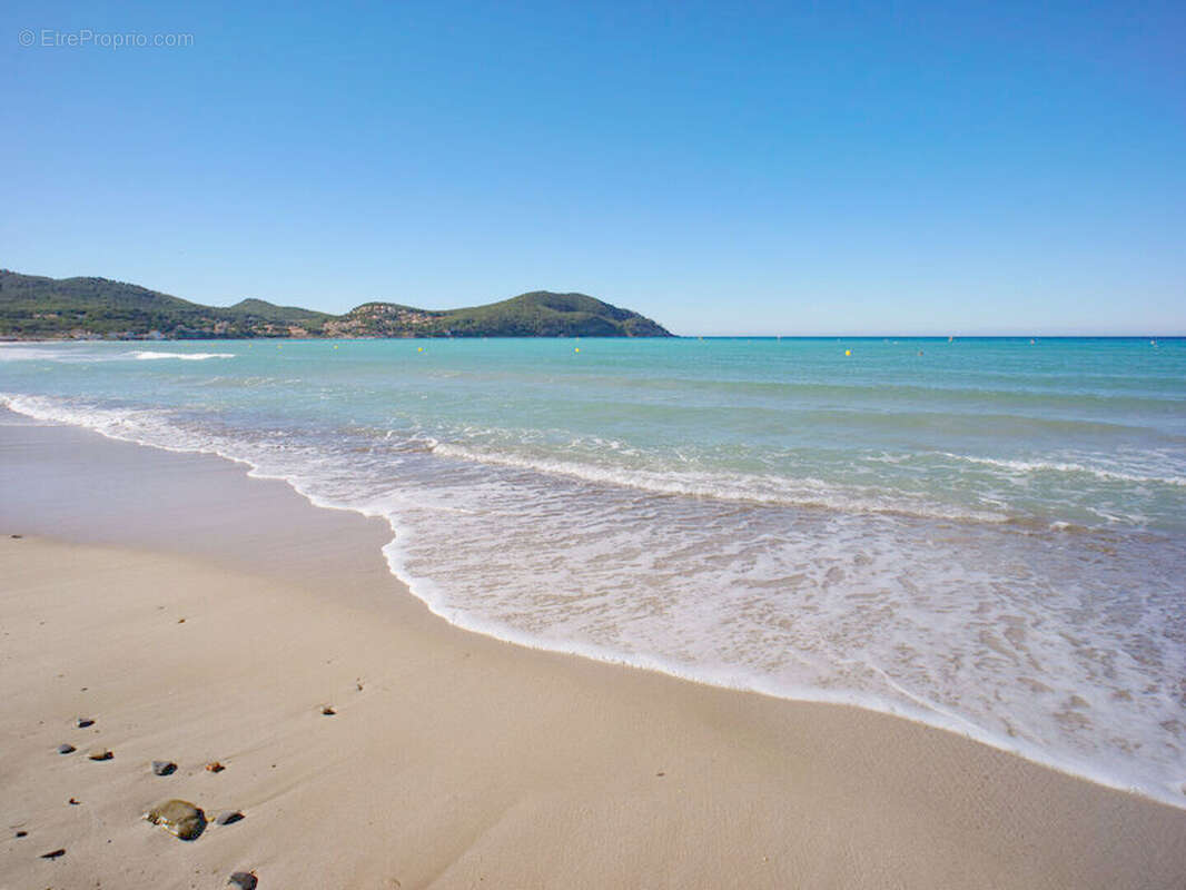 Maison à SAINT-CYR-SUR-MER