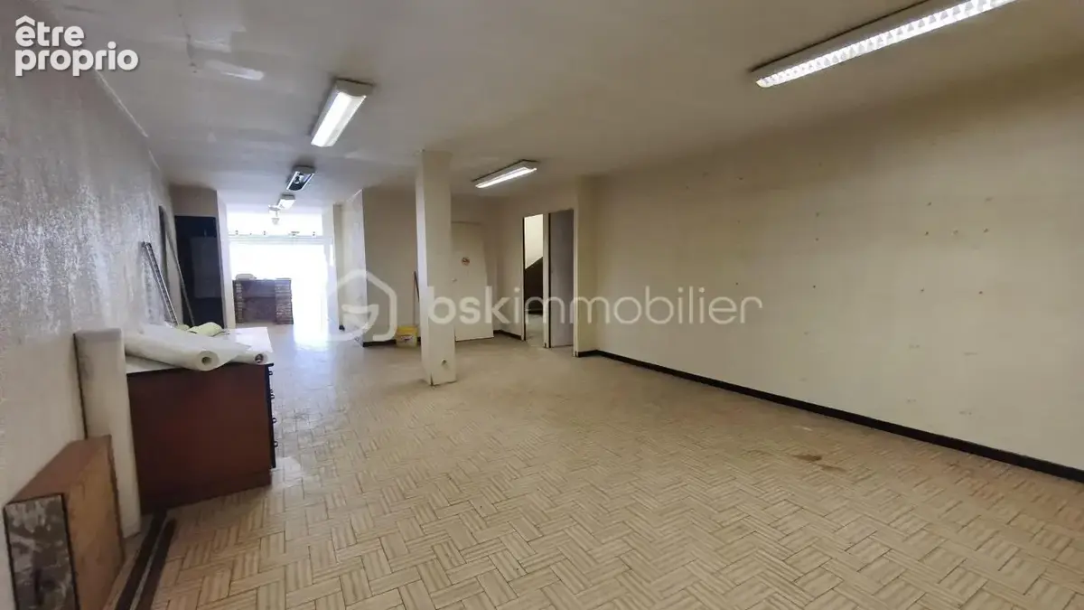 Immeuble de rapport - Local commercial et habitation - photo 2