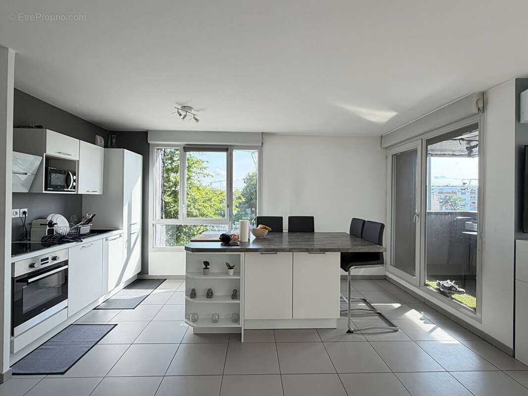Appartement à LYON-8E