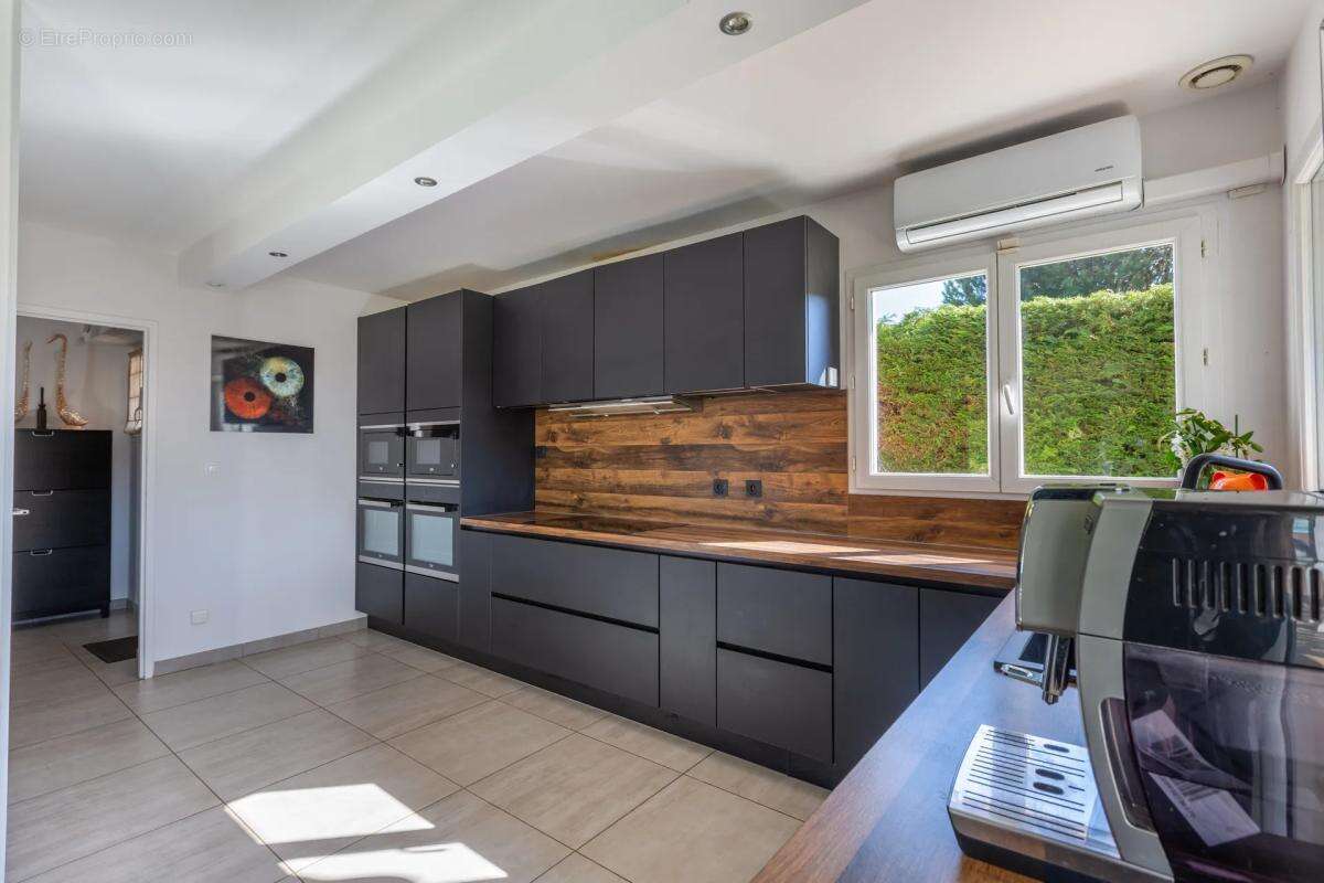 Maison à SAINT-BONNET-DE-MURE