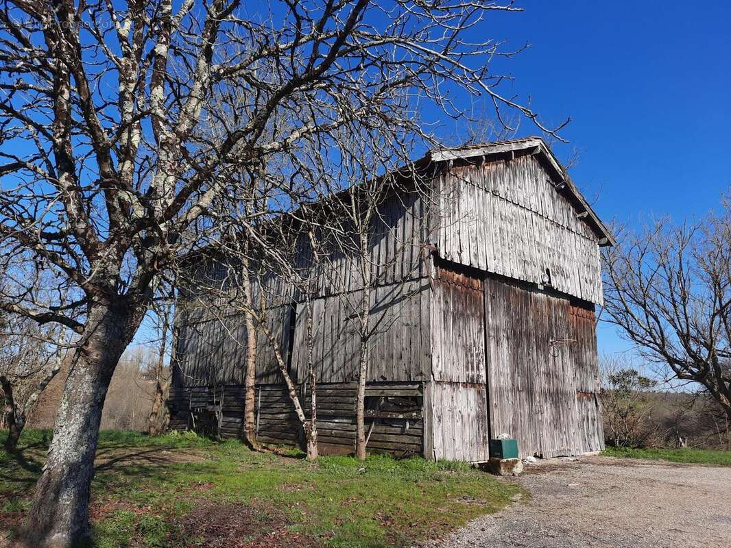 Appartement à SAINT-COLOMB-DE-LAUZUN