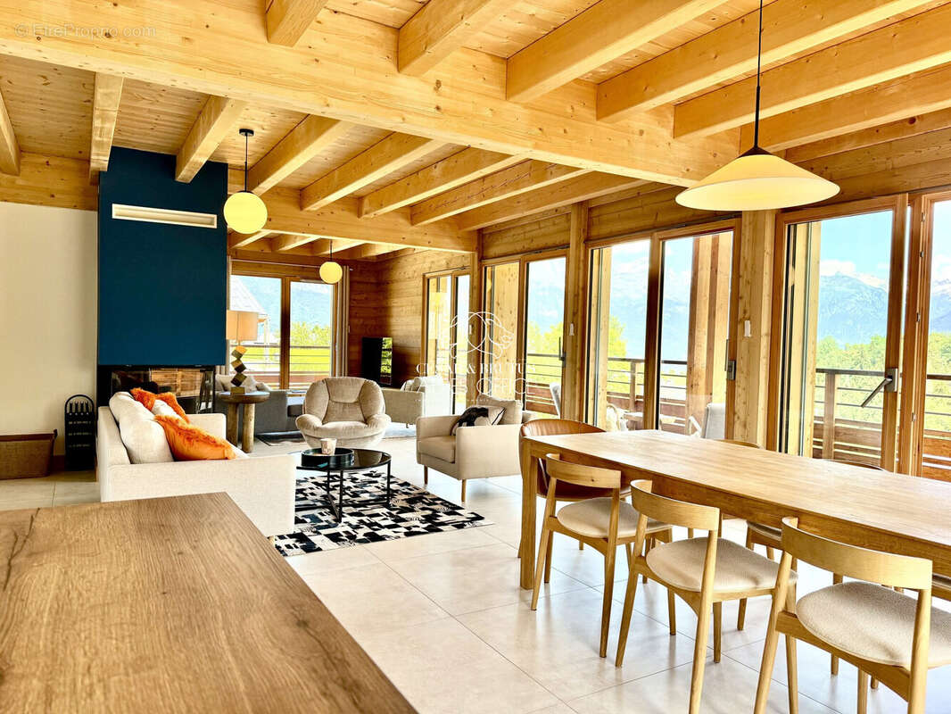 Maison 193 m² à Combloux  - photo 2
