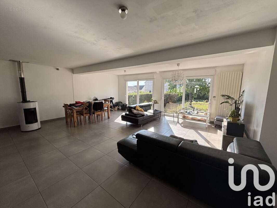 Maison 143 m² à Saint-Arnoult-Des-Bois  - photo 3