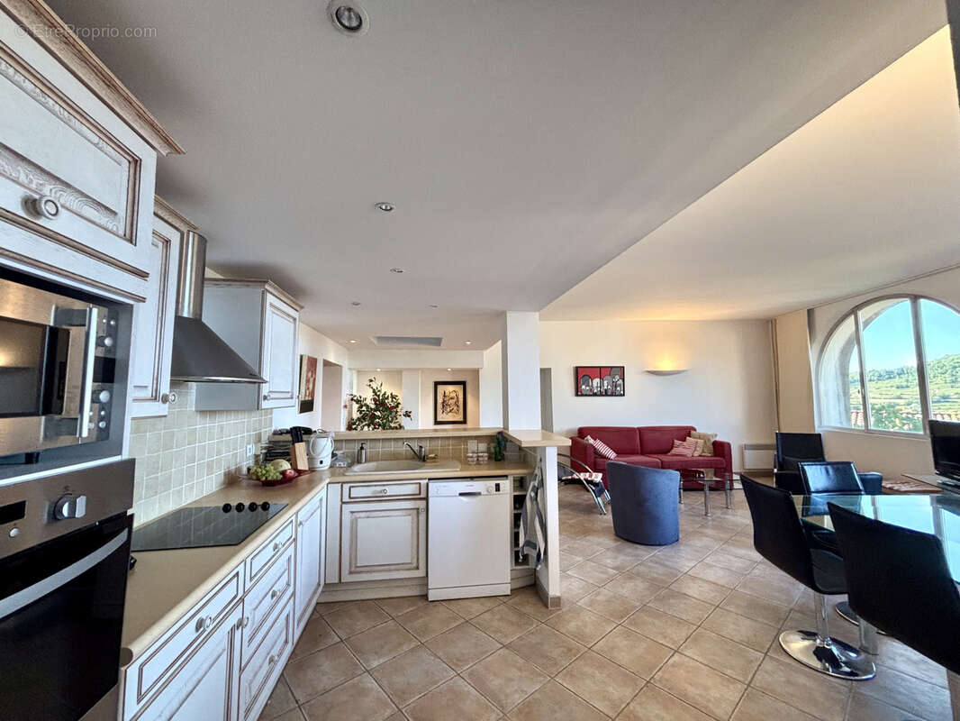 Appartement à LA CADIERE-D'AZUR