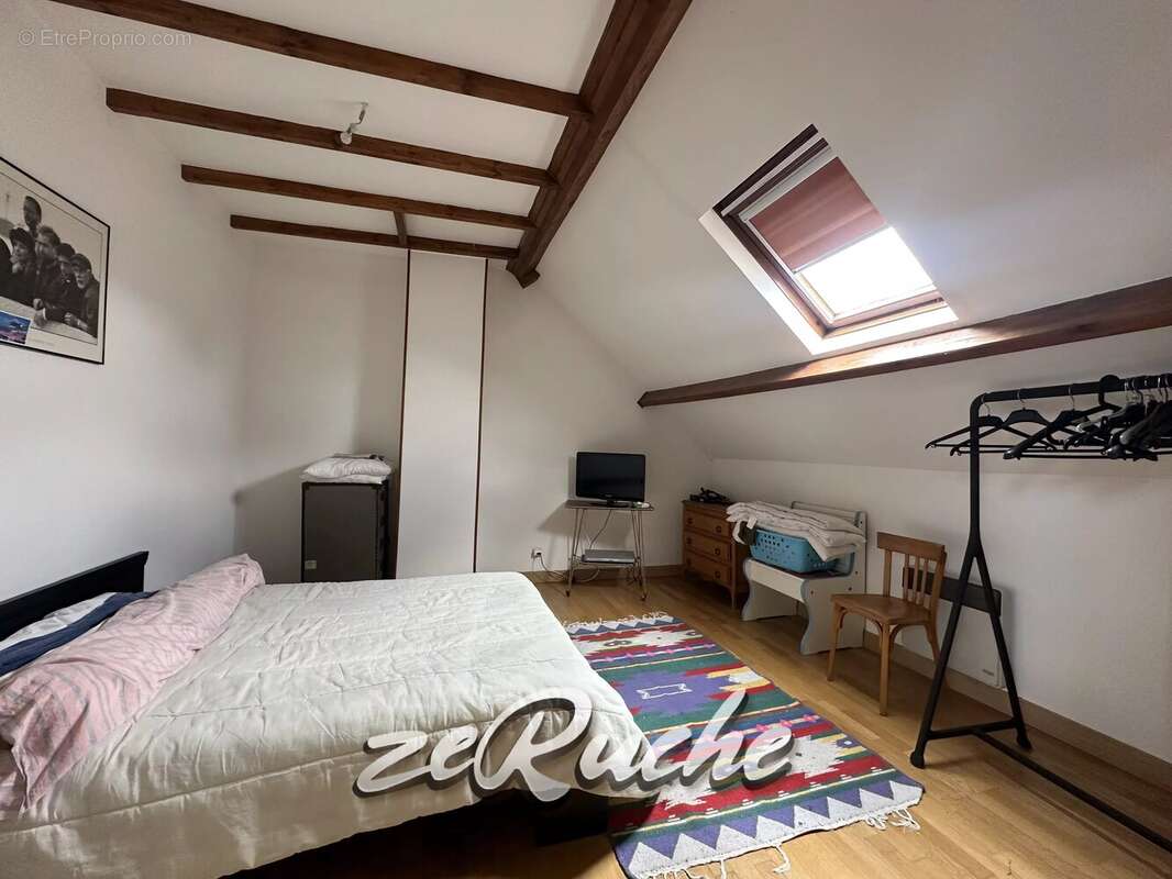 Charmante maison de 130 m² à La Chapelle-du-Bois-des-Faulx - photo 7