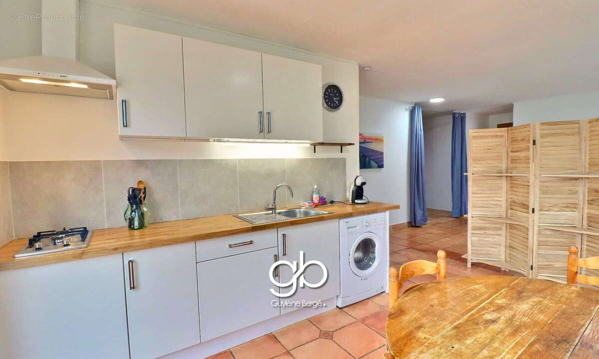 Propriété familiale avec 3 logements indépendants, piscine, installations équestres et hangar à boisseron - photo 16