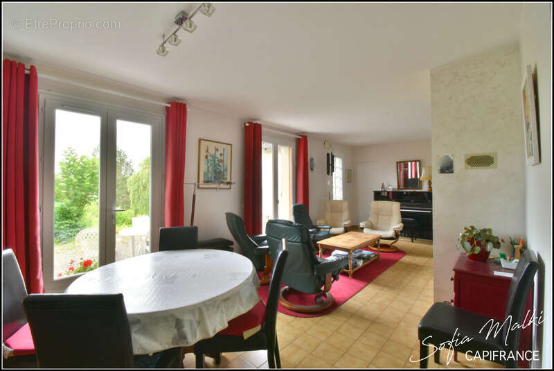 Dpt Indre (36), à vendre CHASSIGNOLLES maison 7 pièces - photo 6