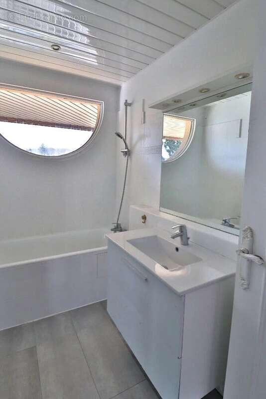 Appartement à VERRIERES-LE-BUISSON