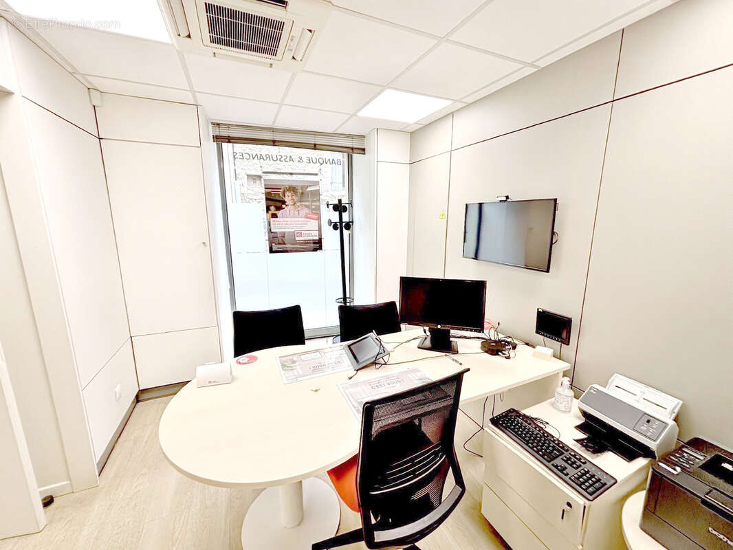 Commerce à TAULIGNAN