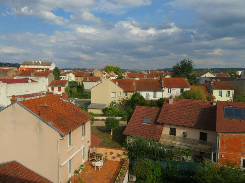 Dernier étage, T3 traversant avec balcon et vue dégagée - photo 6